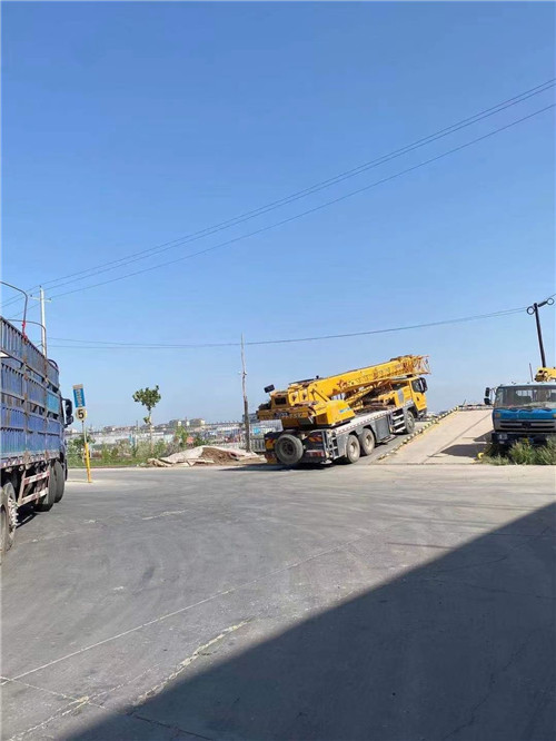 凌河区25吨吊车的租赁价格大概是多少？