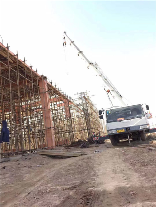 凌河区25 吨、50 吨吊车怎么选？多大重量 / 半径适合对应车型？