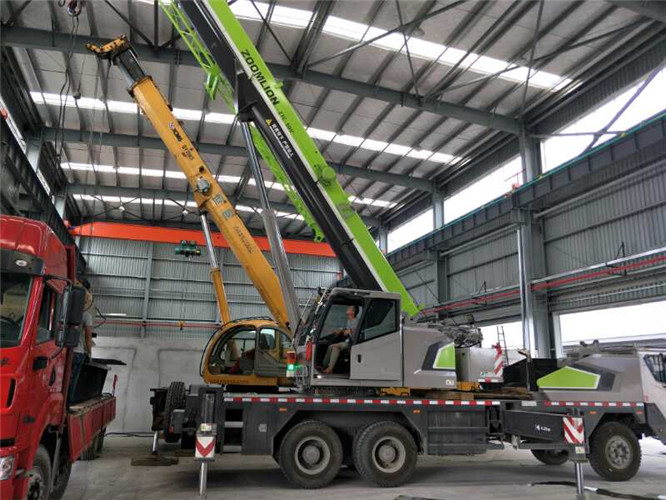 凌河区高空车出租需要注意哪些安全事项？